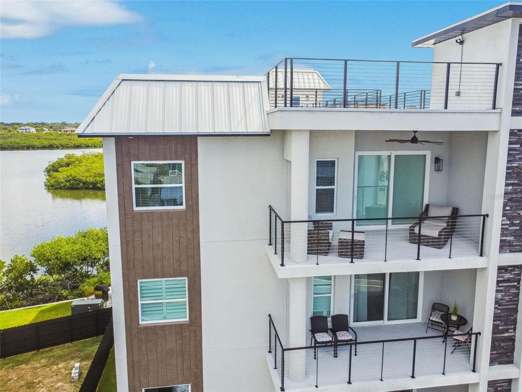19505 GULF BOULEVARD #404 3