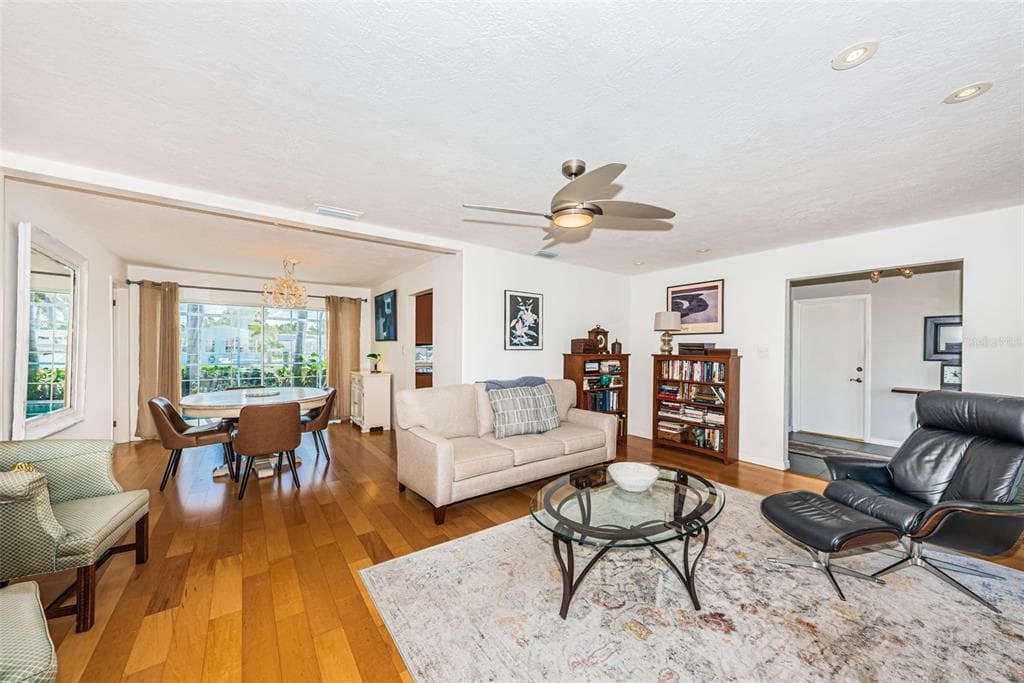 1496 49TH AVENUE NE photo 11