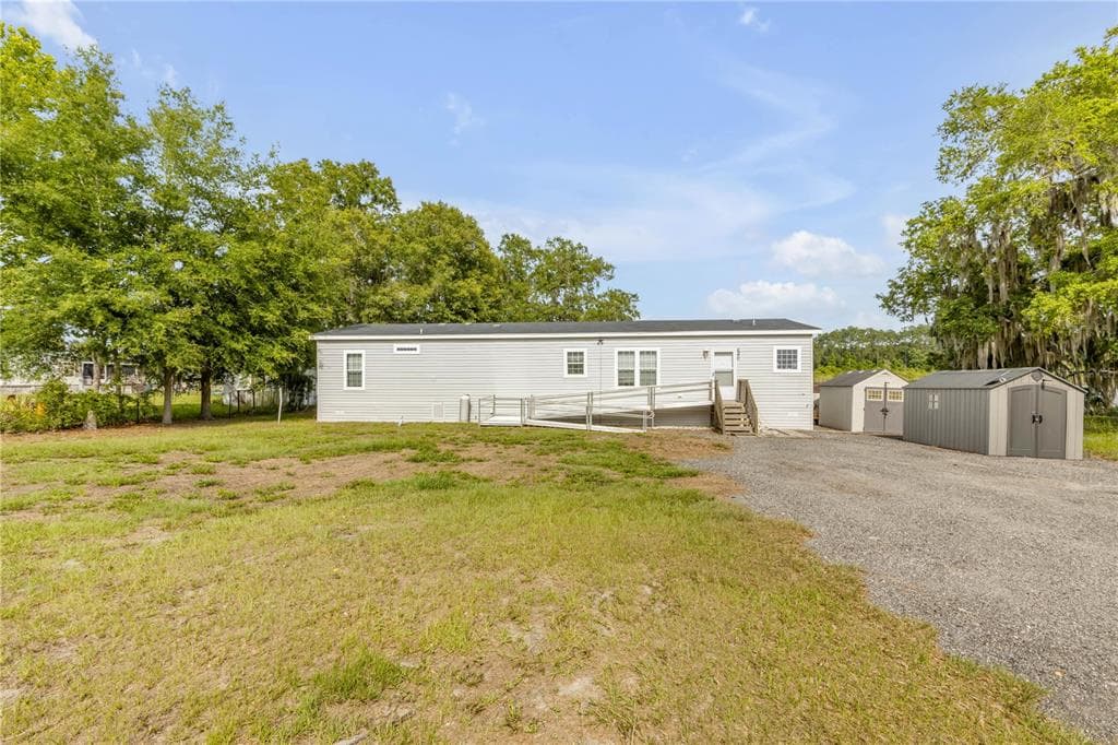 640 UNION AVENUE photo 3