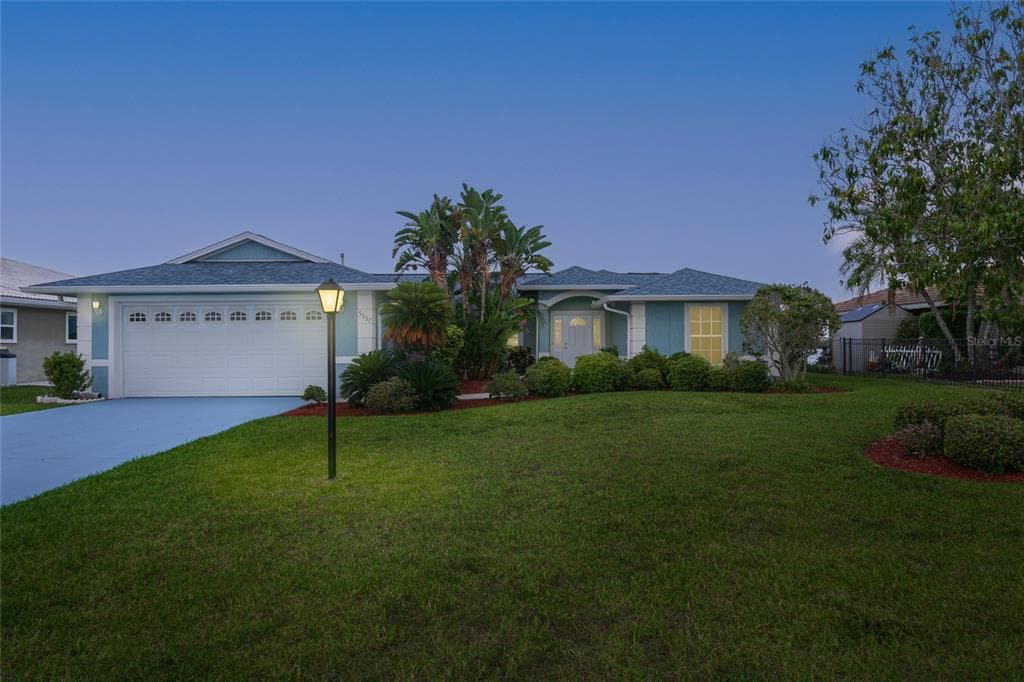 5557 BOWLINE BEND photo 1