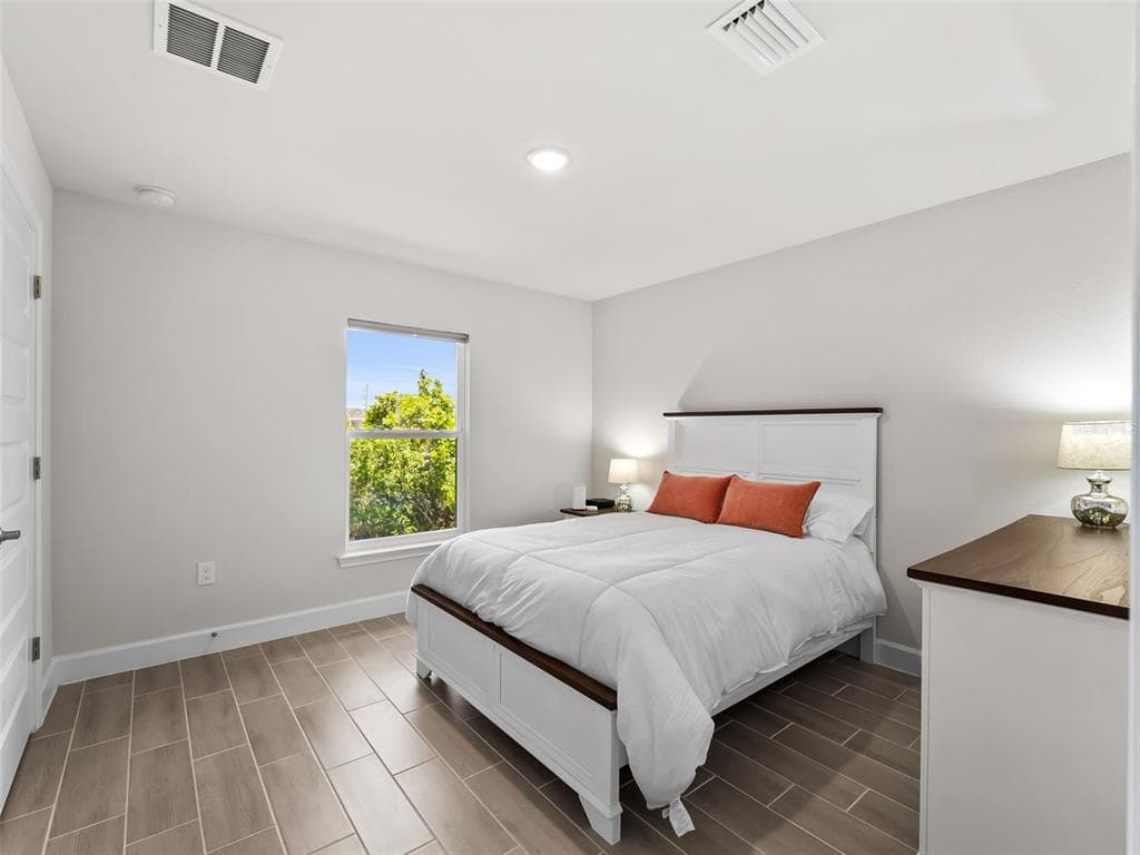 15712 ALDAMA CIRCLE photo 13