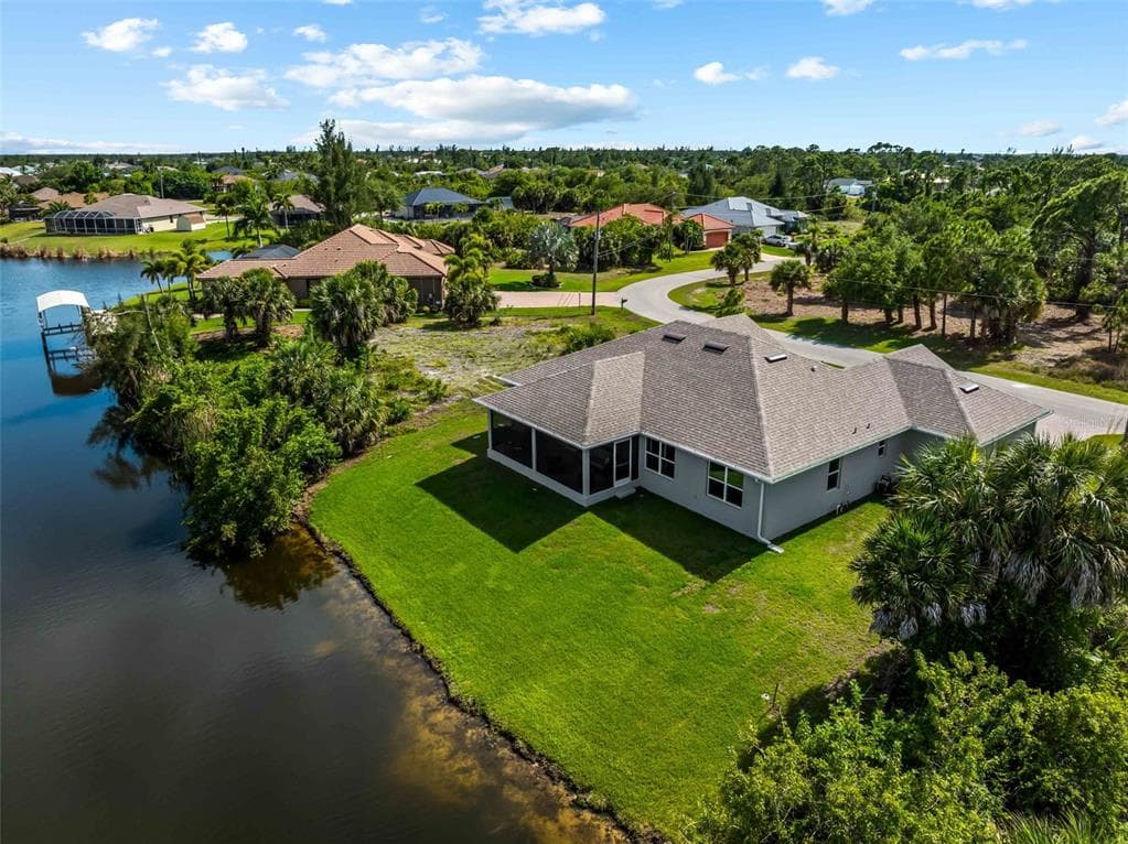 15712 ALDAMA CIRCLE photo 3