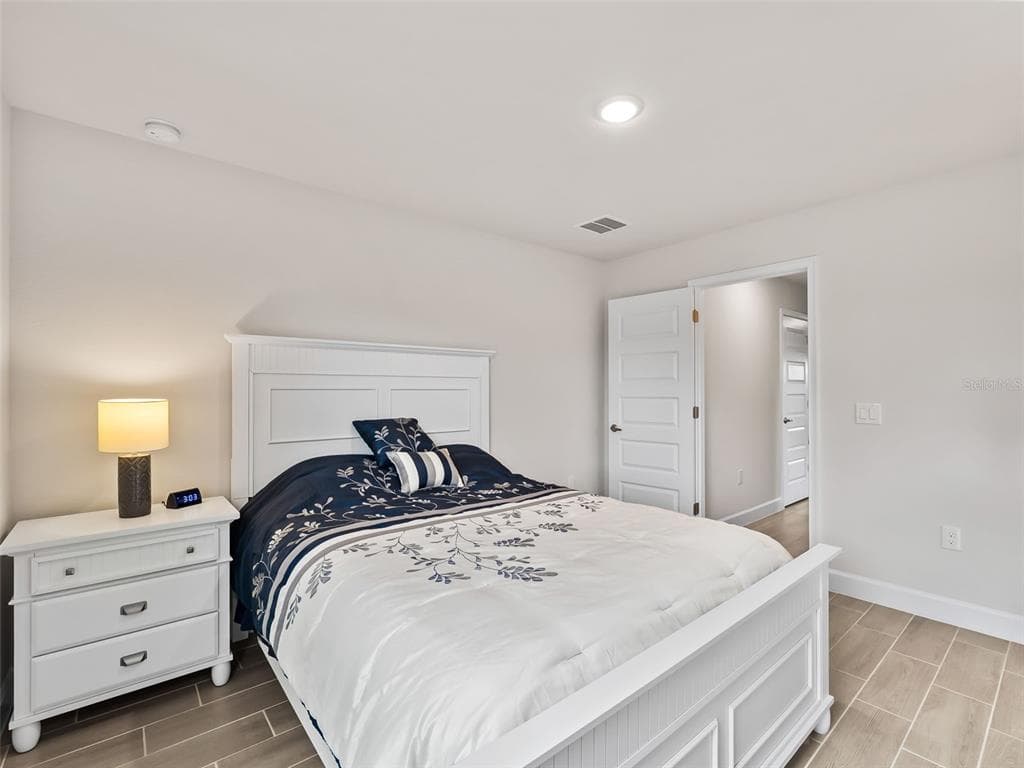 15712 ALDAMA CIRCLE photo 24