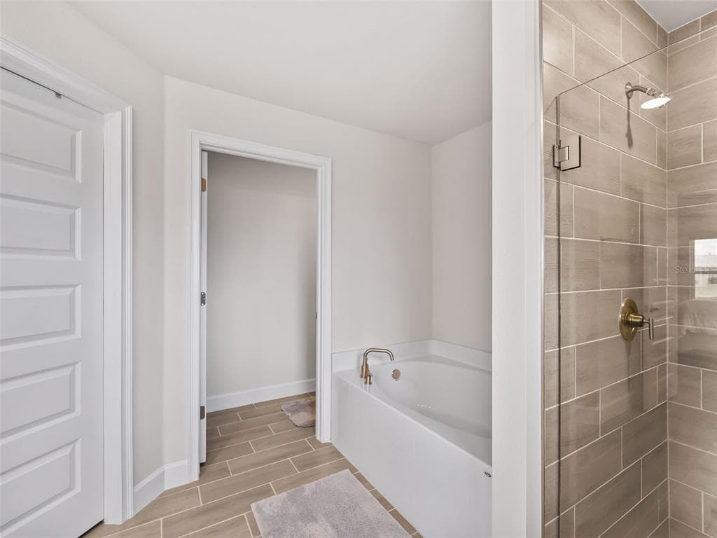 15712 ALDAMA CIRCLE photo 10
