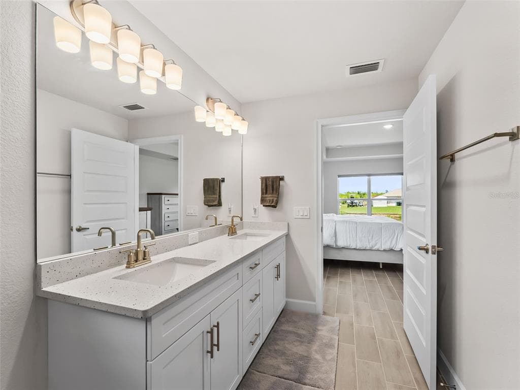 15712 ALDAMA CIRCLE photo 11