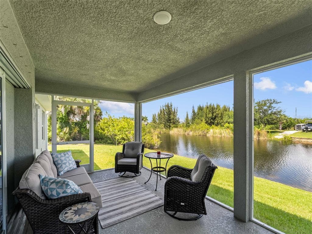 15712 ALDAMA CIRCLE photo 4