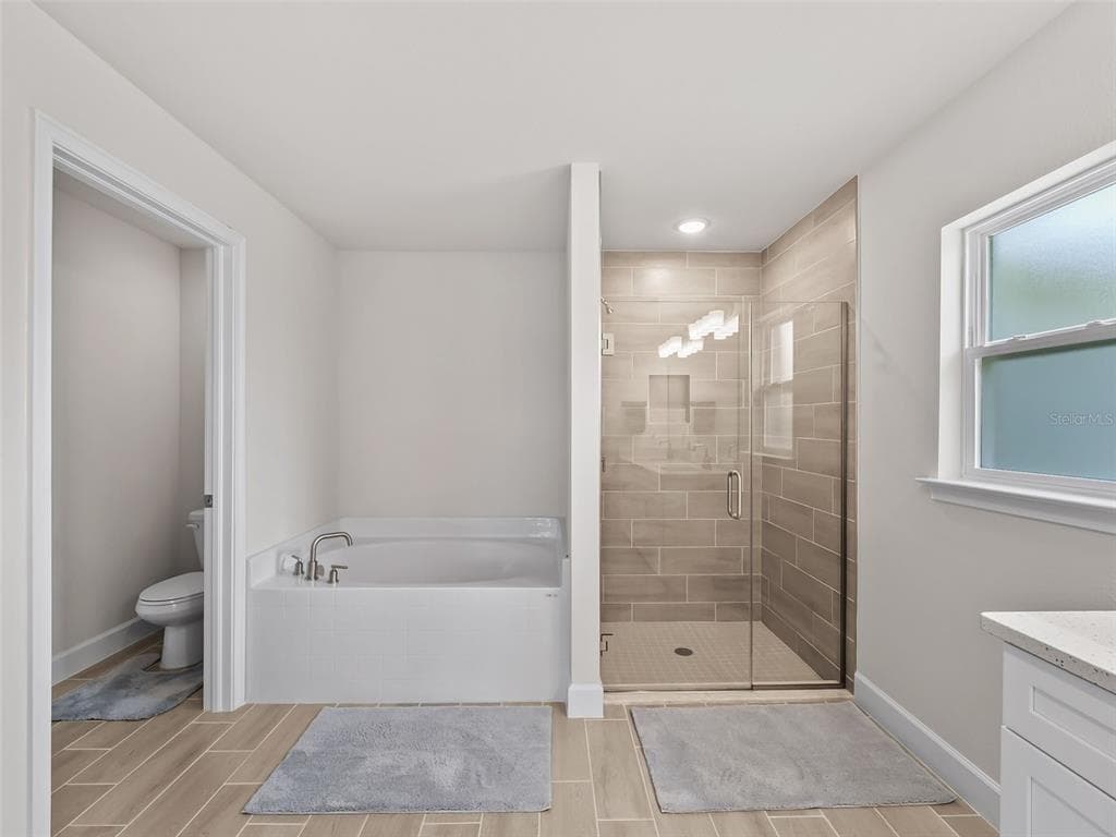 15712 ALDAMA CIRCLE photo 8