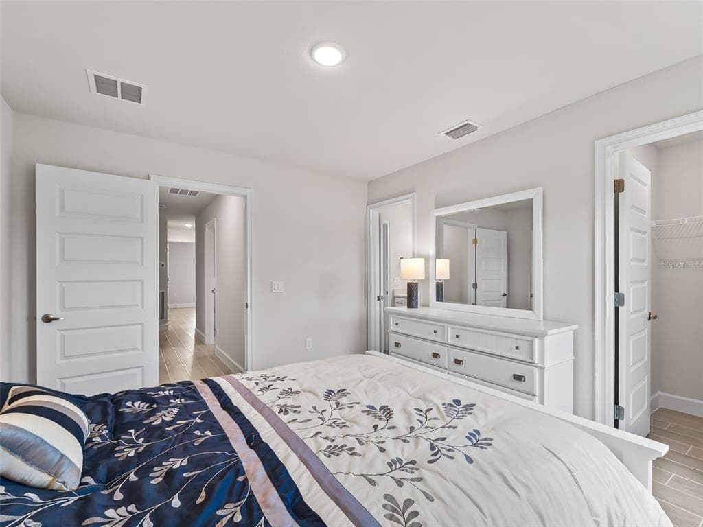 15712 ALDAMA CIRCLE photo 25