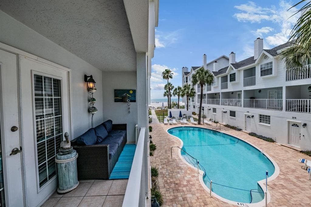 17960 GULF BOULEVARD 121 photo 24
