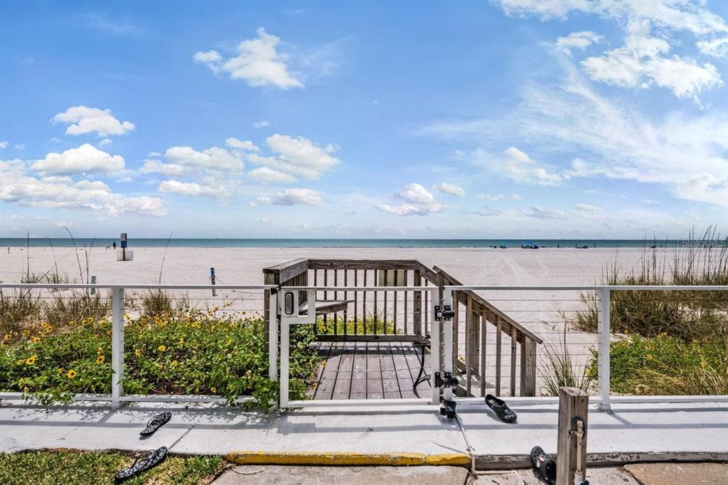 17960 GULF BOULEVARD 121 photo 4