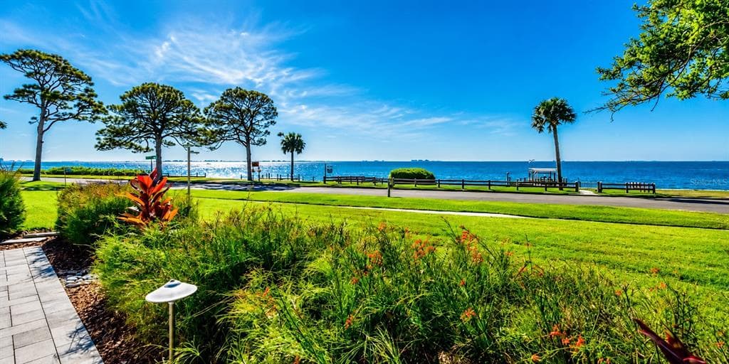 7927 LONGBAY BOULEVARD photo 2