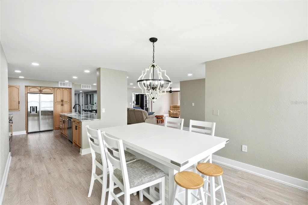 634 EDGEWATER DRIVE 844 photo 13