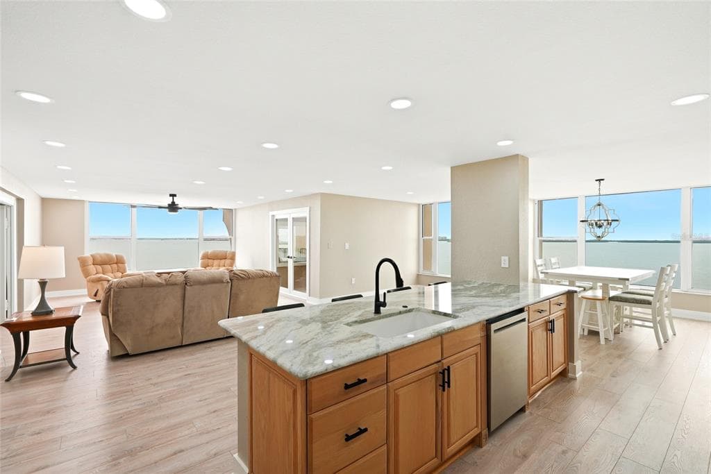634 EDGEWATER DRIVE 844 photo 5