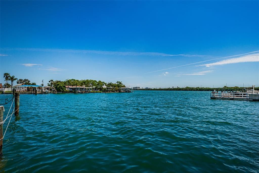 51 ISLAND WAY 306 photo 23