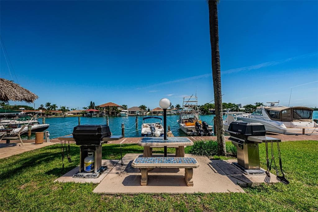 51 ISLAND WAY 306 photo 19
