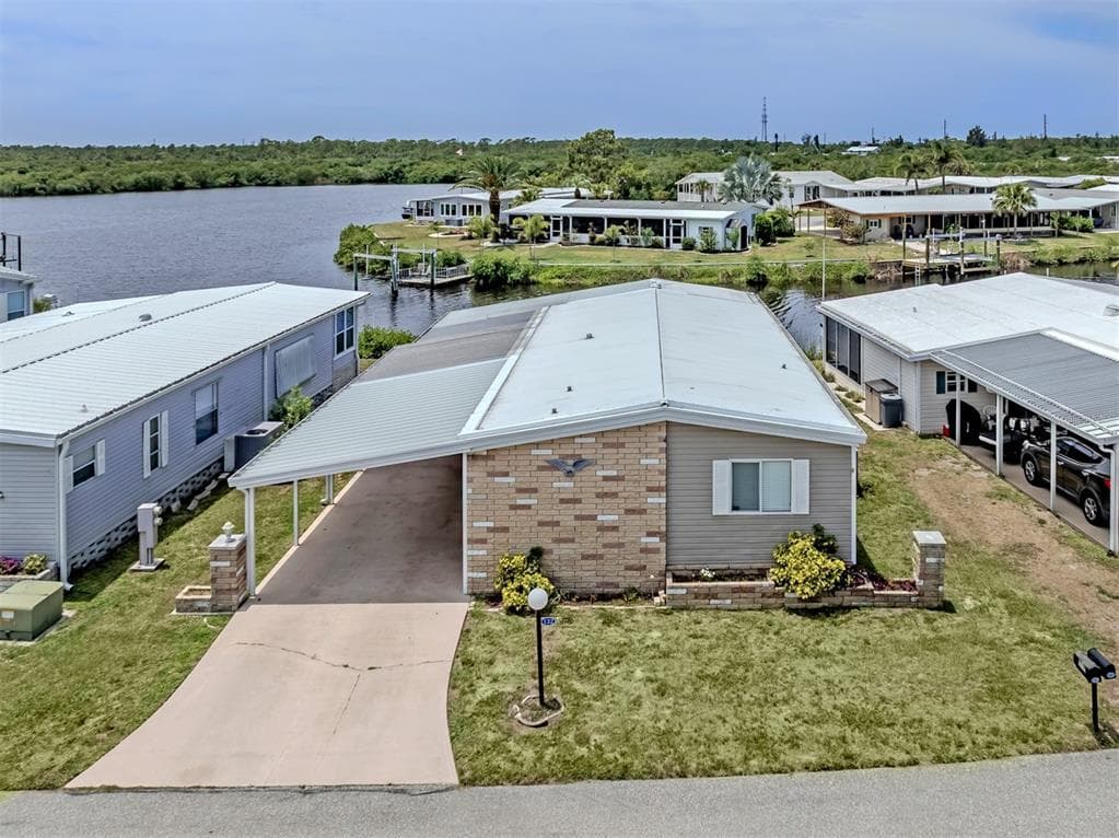 132 MARTINIQUE ROAD photo 1