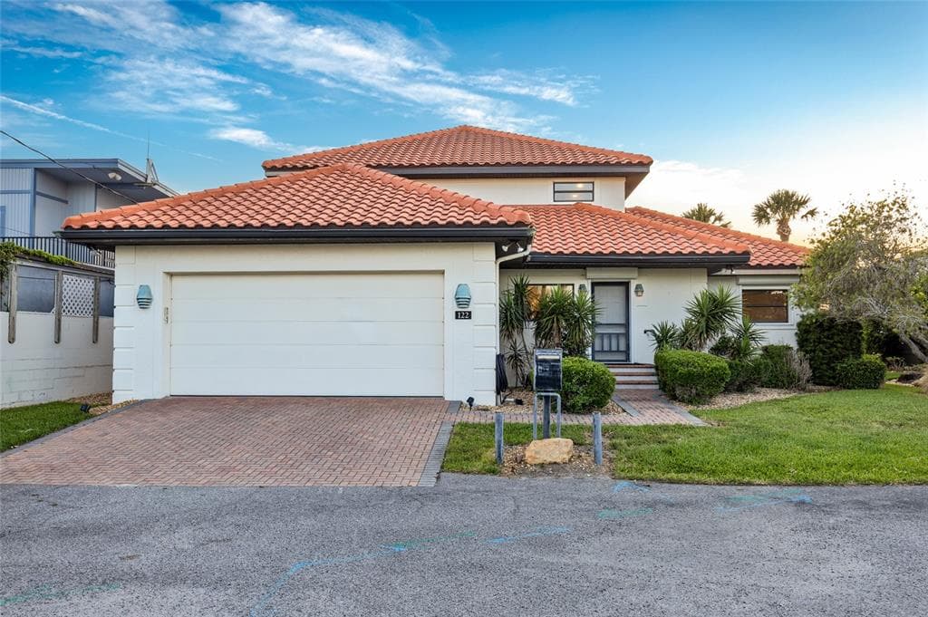 122 CORAL WAY photo 15