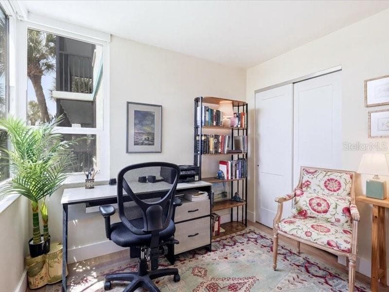 1848 SHORE DRIVE S 101 photo 23