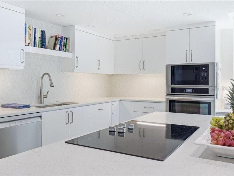 1848 SHORE DRIVE S 101 photo 13