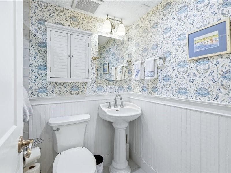 1848 SHORE DRIVE S 101 photo 24