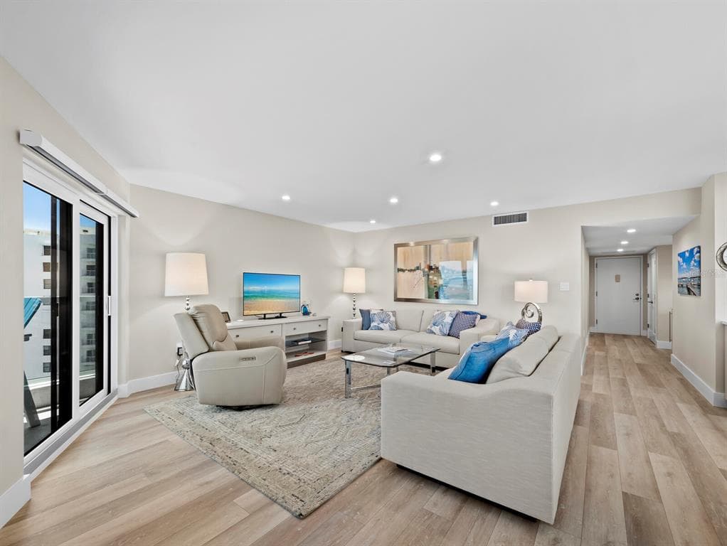 1050 LONGBOAT CLUB ROAD 903 photo 3