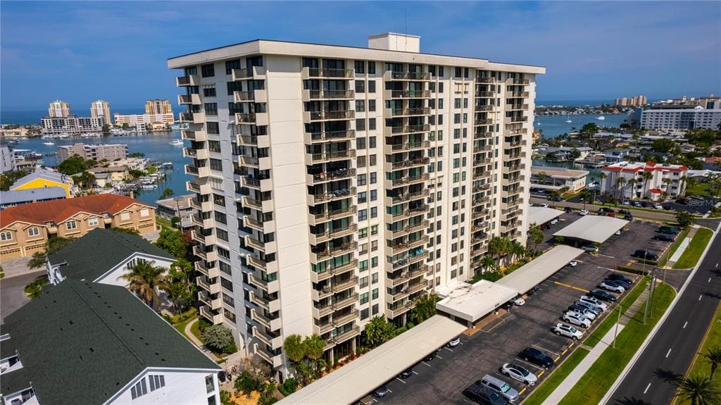 400 ISLAND WAY 212 photo 2