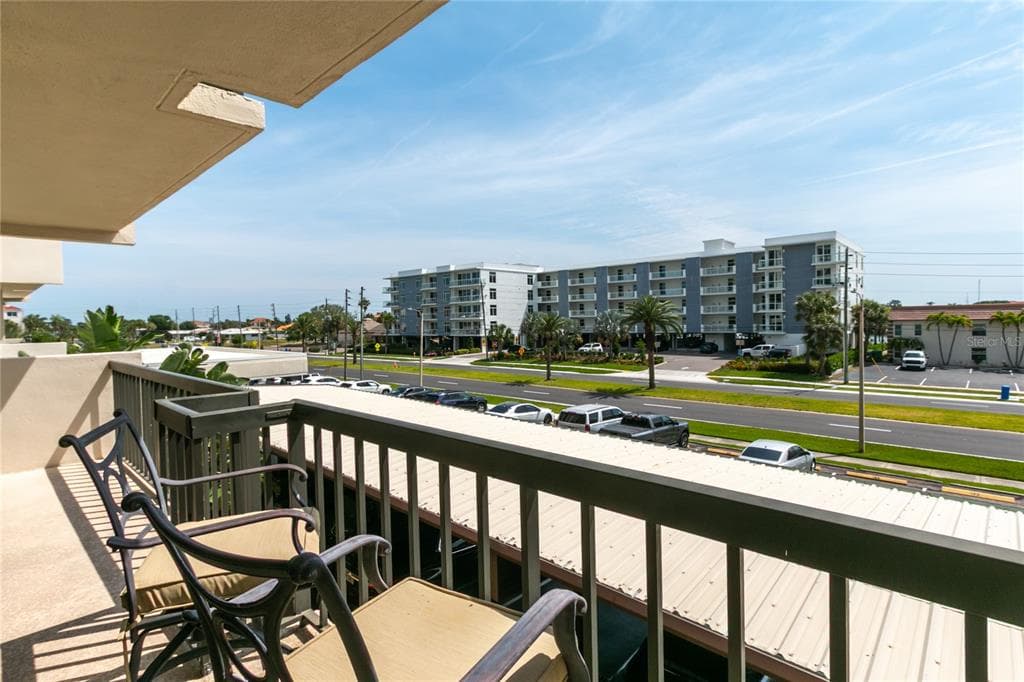 400 ISLAND WAY 212 photo 12