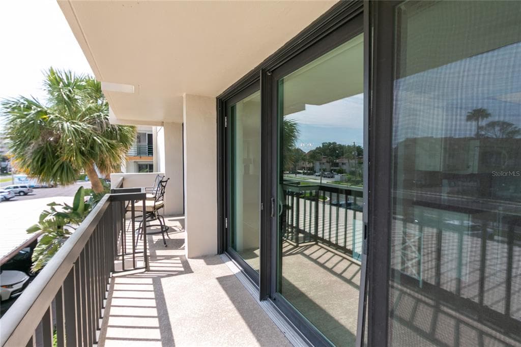 400 ISLAND WAY 212 photo 14