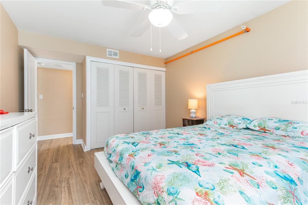 400 ISLAND WAY 212 photo 19