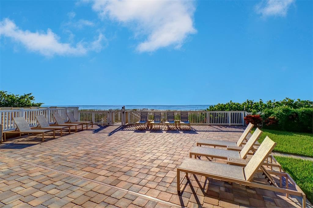2504 GULF BOULEVARD 304 photo 17