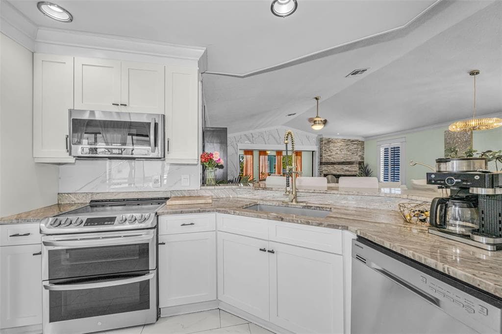 6009 BAYWAY COURT photo 21