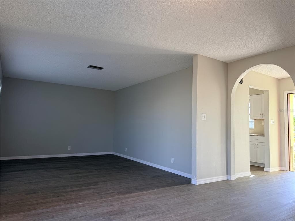 814 SEABREEZE DRIVE photo 22