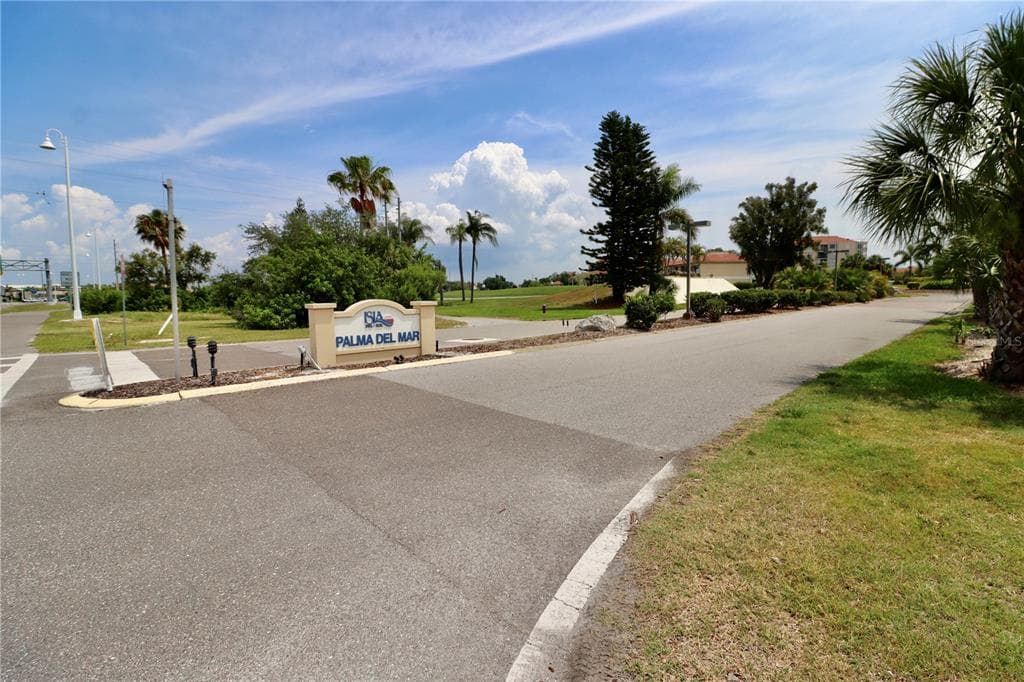 6219 PALMA DEL MAR BOULEVARD S 504 photo 2