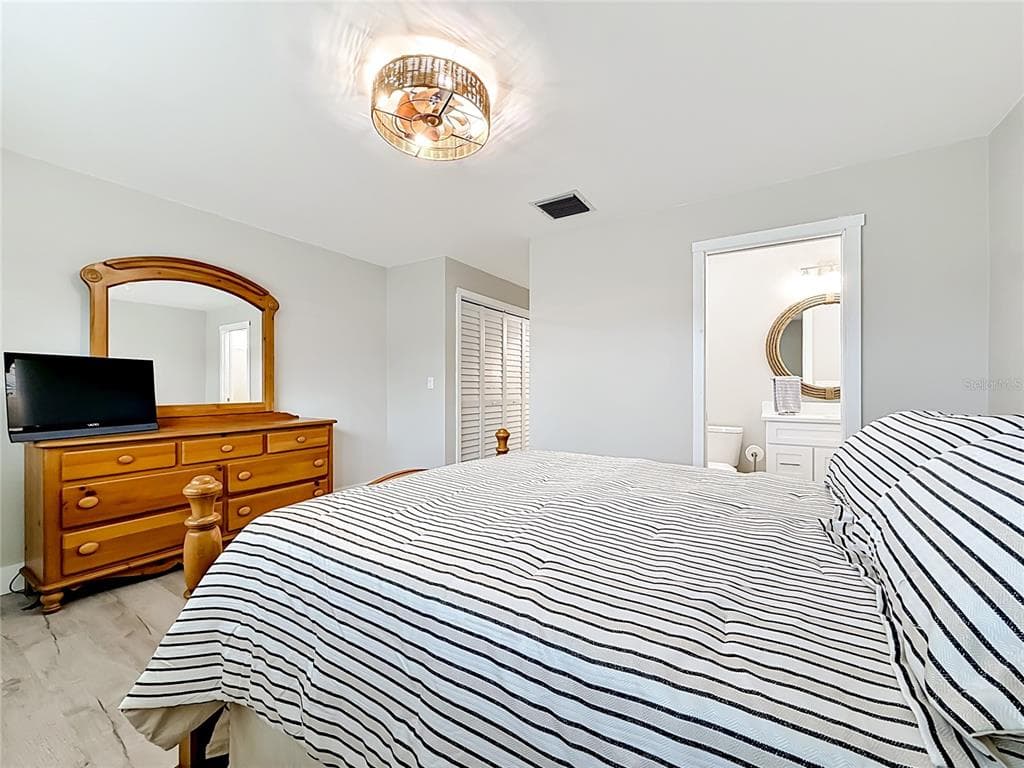 508 SHORE DRIVE photo 13