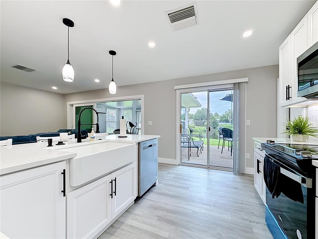 508 SHORE DRIVE photo 9