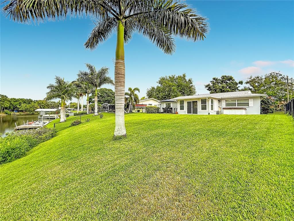 508 SHORE DRIVE photo 25