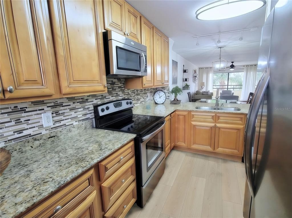 106 1ST STREET E 215 photo 22