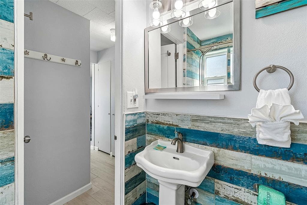 11730 GULF BOULEVARD 29 photo 16