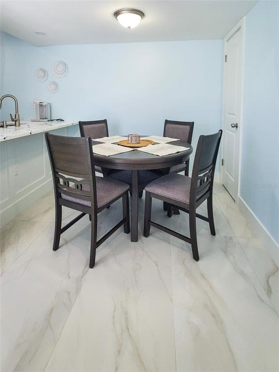 215 MEDALLION BOULEVARD G photo 6