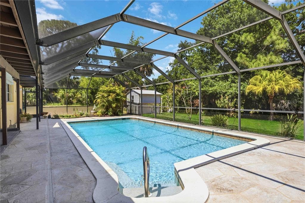 3112 SAINT JAMES STREET photo 2