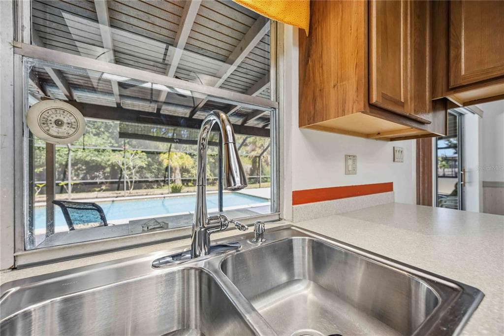 3112 SAINT JAMES STREET photo 19