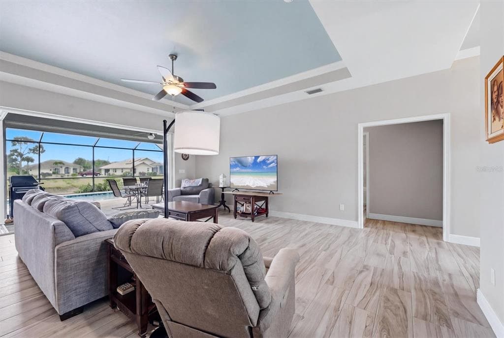 48 LONG MEADOW LANE photo 10