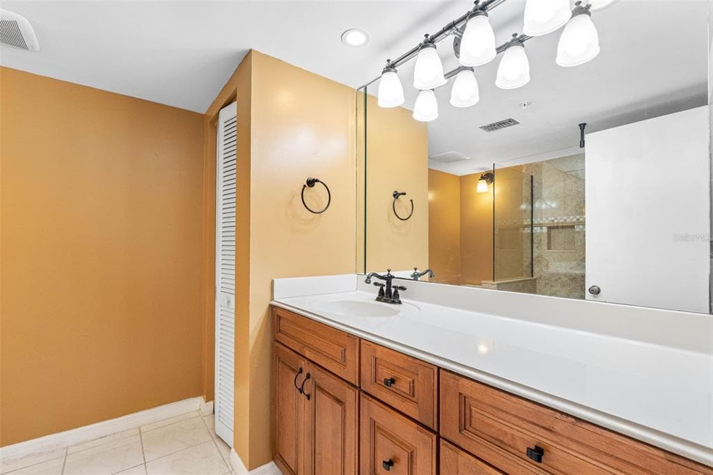 1480 GULF BOULEVARD 1011 photo 23