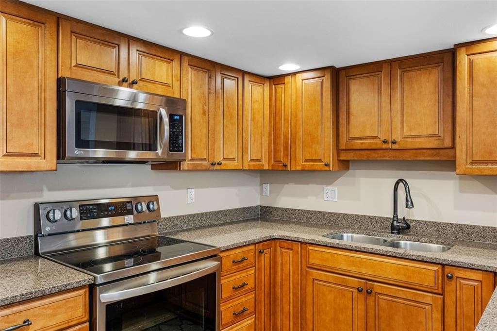 1480 GULF BOULEVARD 1011 photo 10