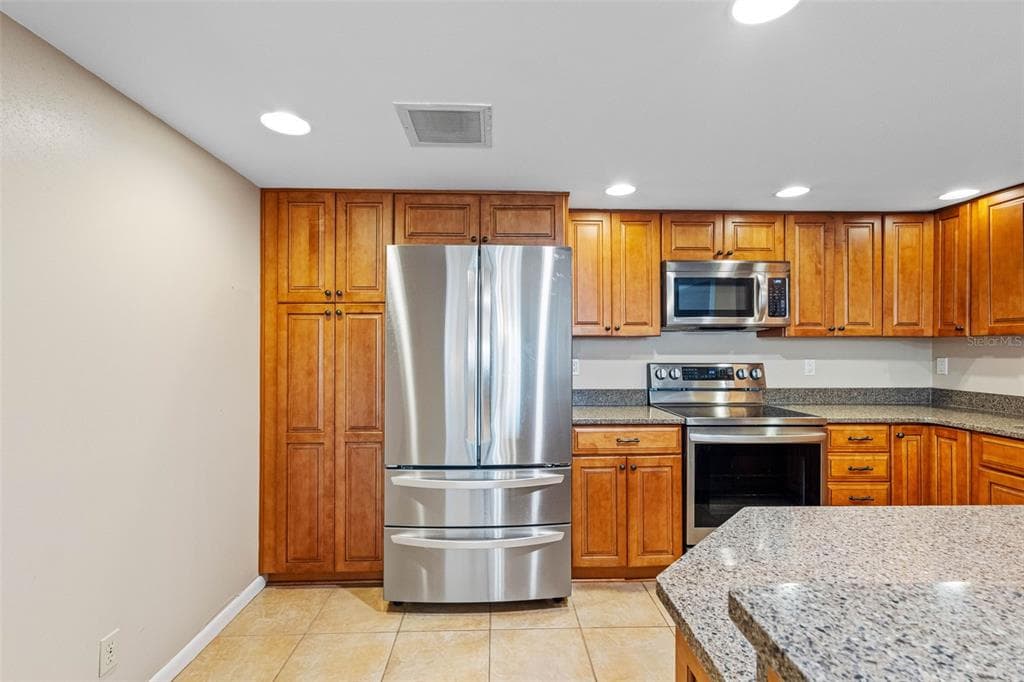 1480 GULF BOULEVARD 1011 photo 8