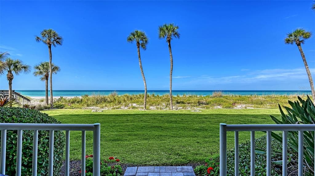 4325 GULF OF MEXICO DRIVE 103 photo 2