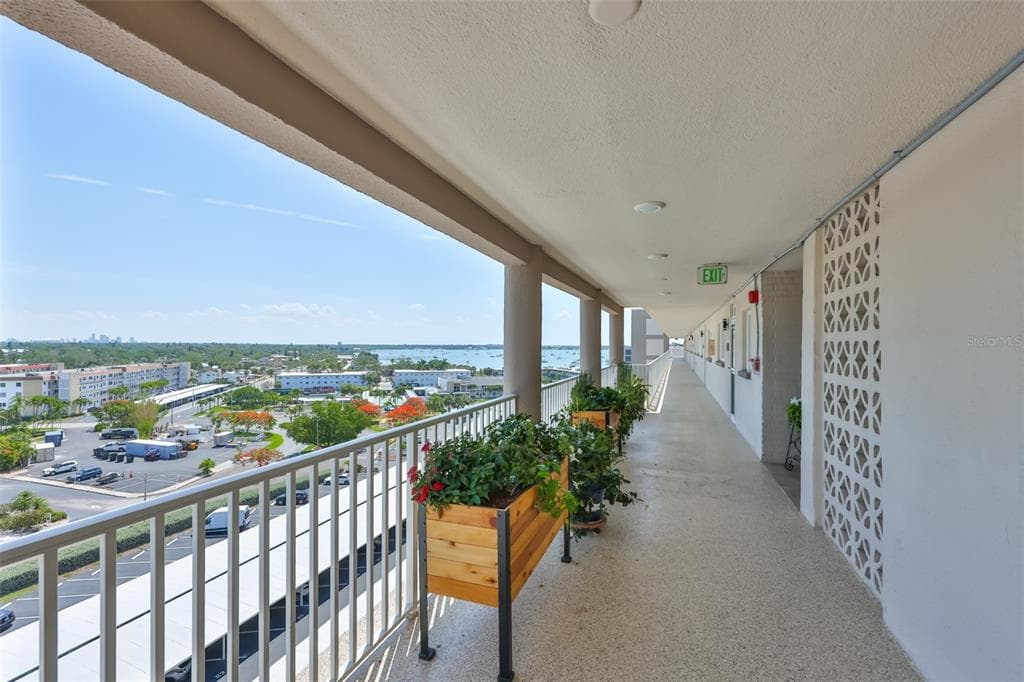 5980 SHORE BOULEVARD S 907 photo 3