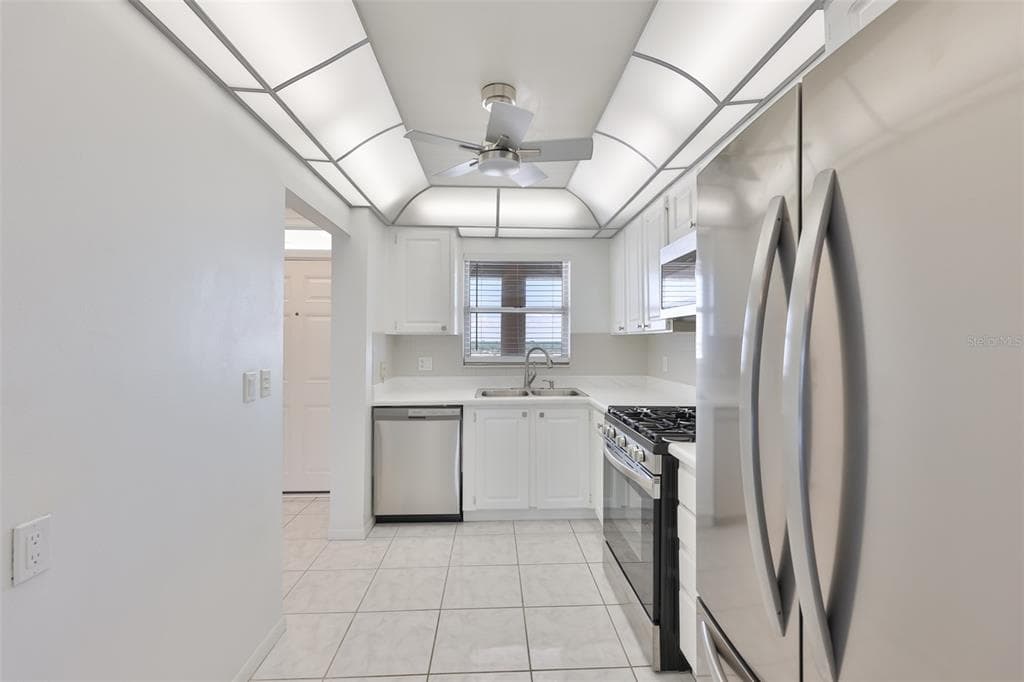 5980 SHORE BOULEVARD S 907 photo 5