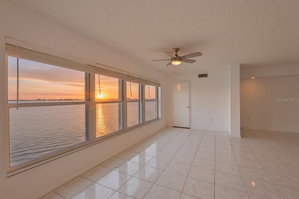 5980 SHORE BOULEVARD S 907 photo 9