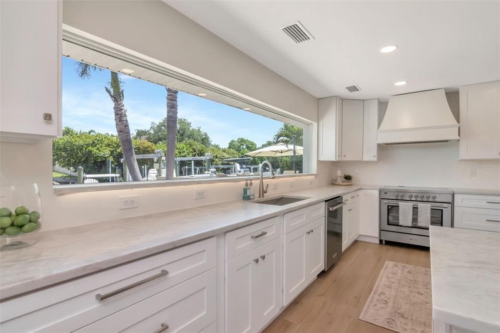 4927 W MELROSE AVENUE N photo 11